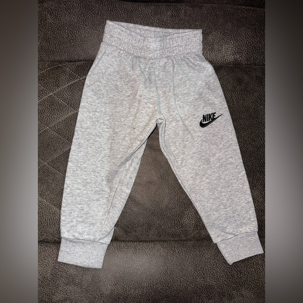 Toddler sweats, Size 2T, Light gray.